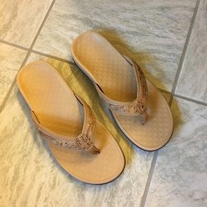 Vionic Tide II Flip Flops NWOT